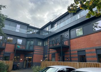 Thumbnail Flat to rent in Clivemont Road, Maidenhead