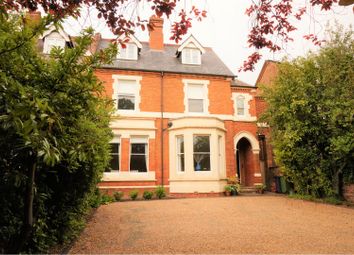 5 Bedroom Semi-detached house for sale
