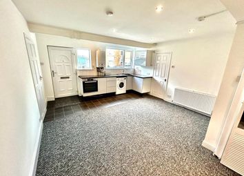 Thumbnail Flat to rent in South Street North, New Whittington, Chesterfield