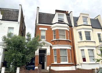 Thumbnail Flat to rent in Lammas Park Road, London