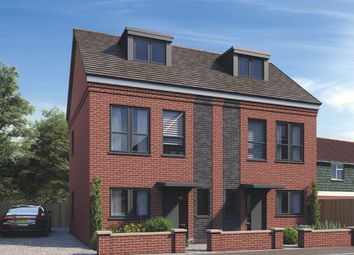 Thumbnail Mews house for sale in Wellington Town Road, East Grinstead