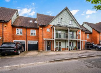 Thumbnail Property for sale in Holmesdale Avenue, Redhill