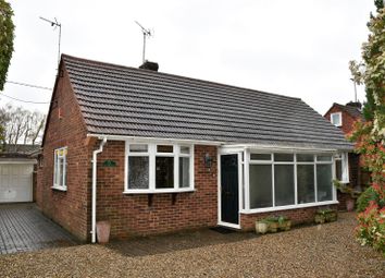 2 Bedrooms Bungalow for sale in Silchester Road, Pamber Heath, Tadley, Hampshire RG26