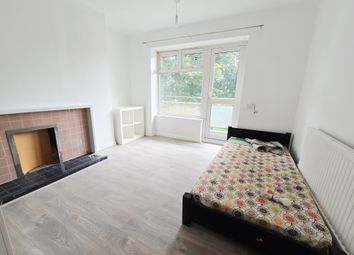 Thumbnail 4 bedroom flat to rent in Queens Drive, London