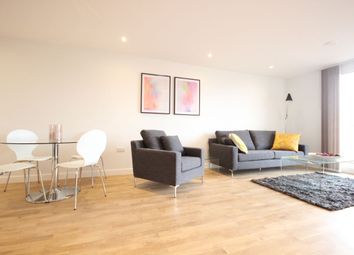 2 Bedrooms Flat to rent in Carriage Way, London SE8
