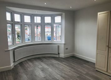 Thumbnail Studio to rent in Cambridge Close, Hounslow