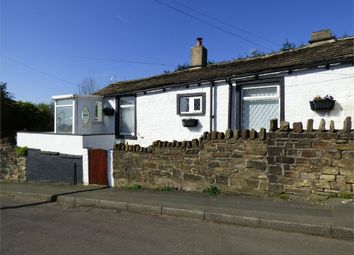 2 Bedrooms Semi-detached bungalow for sale in Beck Hill, Bradford, West Yorkshire BD6