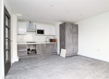 1 Bedrooms Flat to rent in Commercial Road, London E1