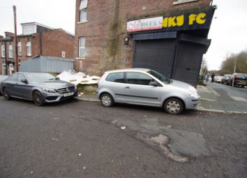 Thumbnail Commercial property to let in Keighley Road, Frizinghall