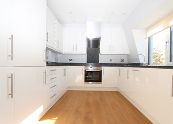 Thumbnail Flat to rent in Fortis Green, East Finchley, London