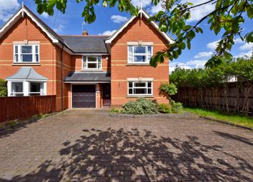 Thumbnail Semi-detached house to rent in Reading Road, Henley-On-Thames, Oxfordshire