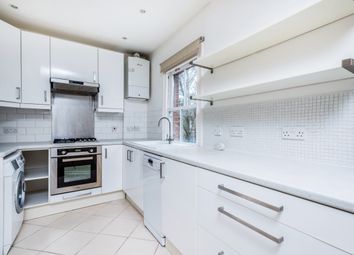 Thumbnail 2 bedroom flat to rent in Feltham Avenue, East Molesey