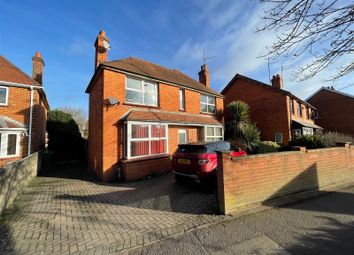 Thumbnail Detached house to rent in Kings Road, Newbury