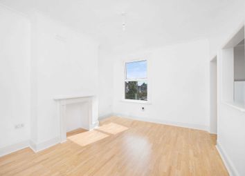 Thumbnail 1 bed flat to rent in Westwell Road, Streatham Common