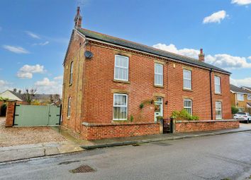 Thumbnail 7 bed detached house for sale in Fairfield Crescent, Long Eaton, Nottingham