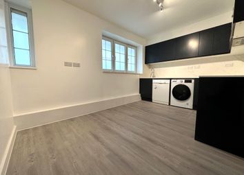 Thumbnail Flat to rent in Tufnell Park Road, London