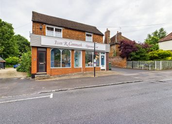 Thumbnail Flat to rent in High Street, Chinnor, Oxfordshire