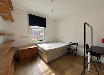 Thumbnail Room to rent in Litchfield Gardens, London