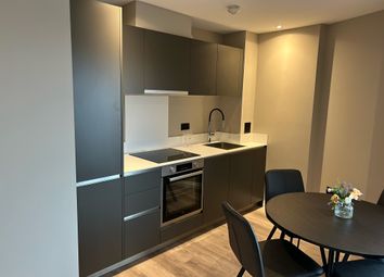 Thumbnail Flat to rent in Whitehall Road, Leeds