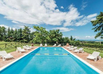 Thumbnail 16 bed country house for sale in Castiglione Del Lago, Castiglione Del Lago, Umbria
