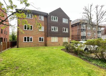 Thumbnail Flat to rent in Grove Road, Sutton