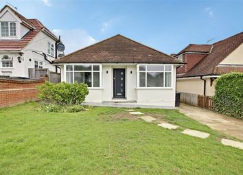 3 Bedrooms Bungalow to rent in Cypress Avenue, Enfield EN2