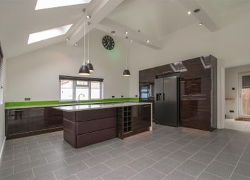 Kitchen 2.Jpg