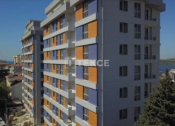 Thumbnail 3 bed apartment for sale in Cumhuriyet, Küçükçekmece, İstanbul, Türkiye
