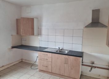Thumbnail Flat to rent in Springfields, Walsall