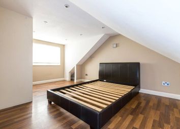 3 Bedrooms Parking/garage to rent in Hickin Street, London E14