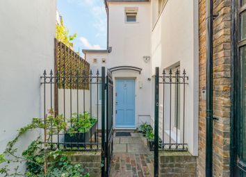 Thumbnail Mews house to rent in Marty's Yard, Hampstead High Street, London