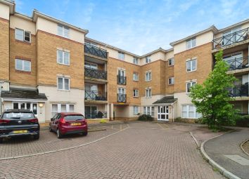 Thumbnail Flat for sale in Sewell Close, Chafford Hundred, Grays, Essex