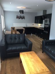Thumbnail 2 bed flat to rent in George Street, Hull