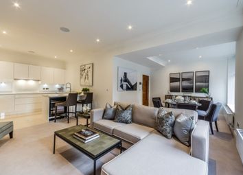 Thumbnail 2 bed flat to rent in Rainville Road, London