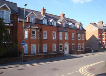 Thumbnail Flat to rent in Sydenham Road, Guildford