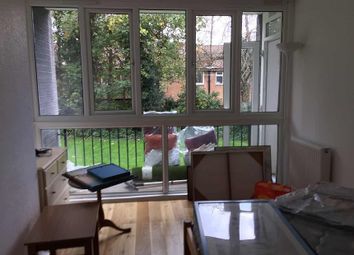 2 Bedrooms Flat to rent in Ashbourne Court, Ashbourne Close, London N12