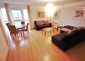 3 Bedrooms Flat to rent in Westferry Road, London E14