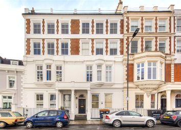 Thumbnail Flat to rent in King Edward's Road, London