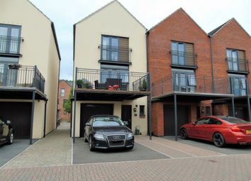 3 Bedroom Town house for rent