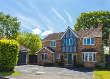 4 Bedrooms Detached house for sale in Mylne Close, Cheshunt, Waltham Cross EN8