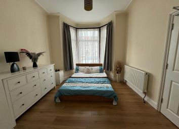 Thumbnail Room to rent in Cambridge Road, Seven Kings, Ilford