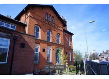 2 Bedrooms Flat to rent in Withington Road, Whalley Range M16