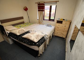 1 Bedrooms Flat to rent in Derwent Road, Morden SW20