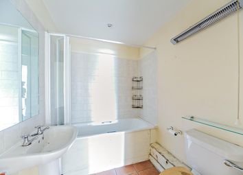 Octavia House, Rushey Green, London SE6. Sub image 2. Photography