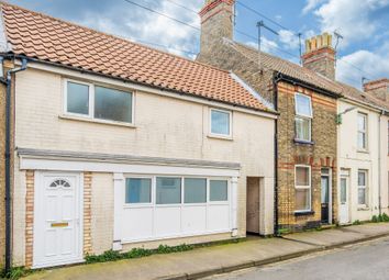 Lowestoft - Terraced house for sale              ...