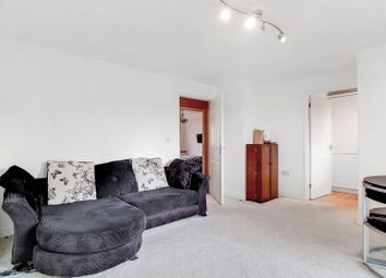 2 Bedrooms Flat to rent in Bruford Court, Deptford, London SE8
