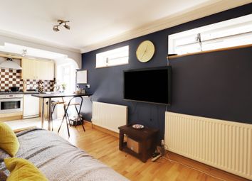 Thumbnail 2 bed flat to rent in Marlborough Road, Bowes Park, London