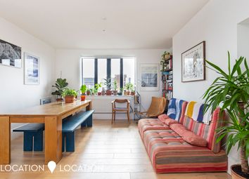 2 Bedrooms Flat for sale in Warwick Grove, London E5