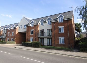 Thumbnail Flat to rent in Walsworth Road, Hitchin, Hertfordshire