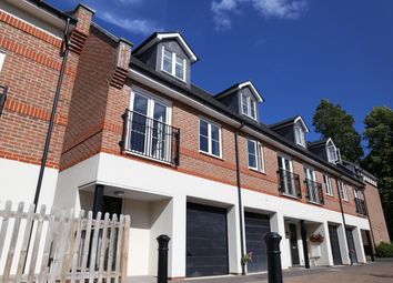 Thumbnail Property to rent in Weatherill Close, Guildford